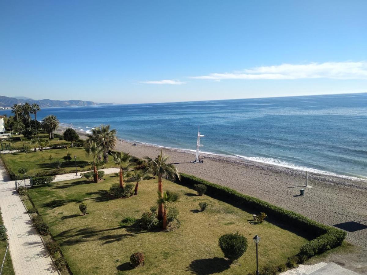 Torrox Costa Beachfront Apartment Екстер'єр фото
