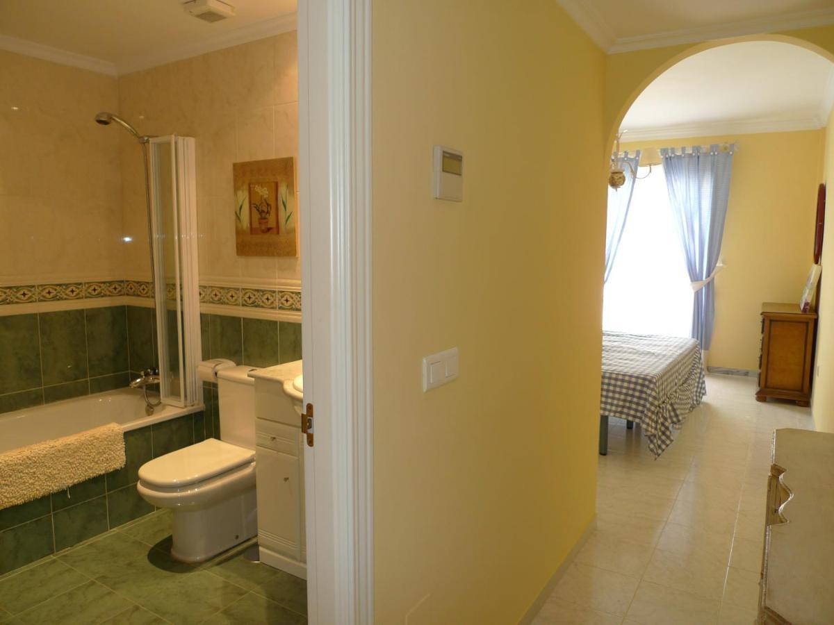 Torrox Costa Beachfront Apartment Екстер'єр фото