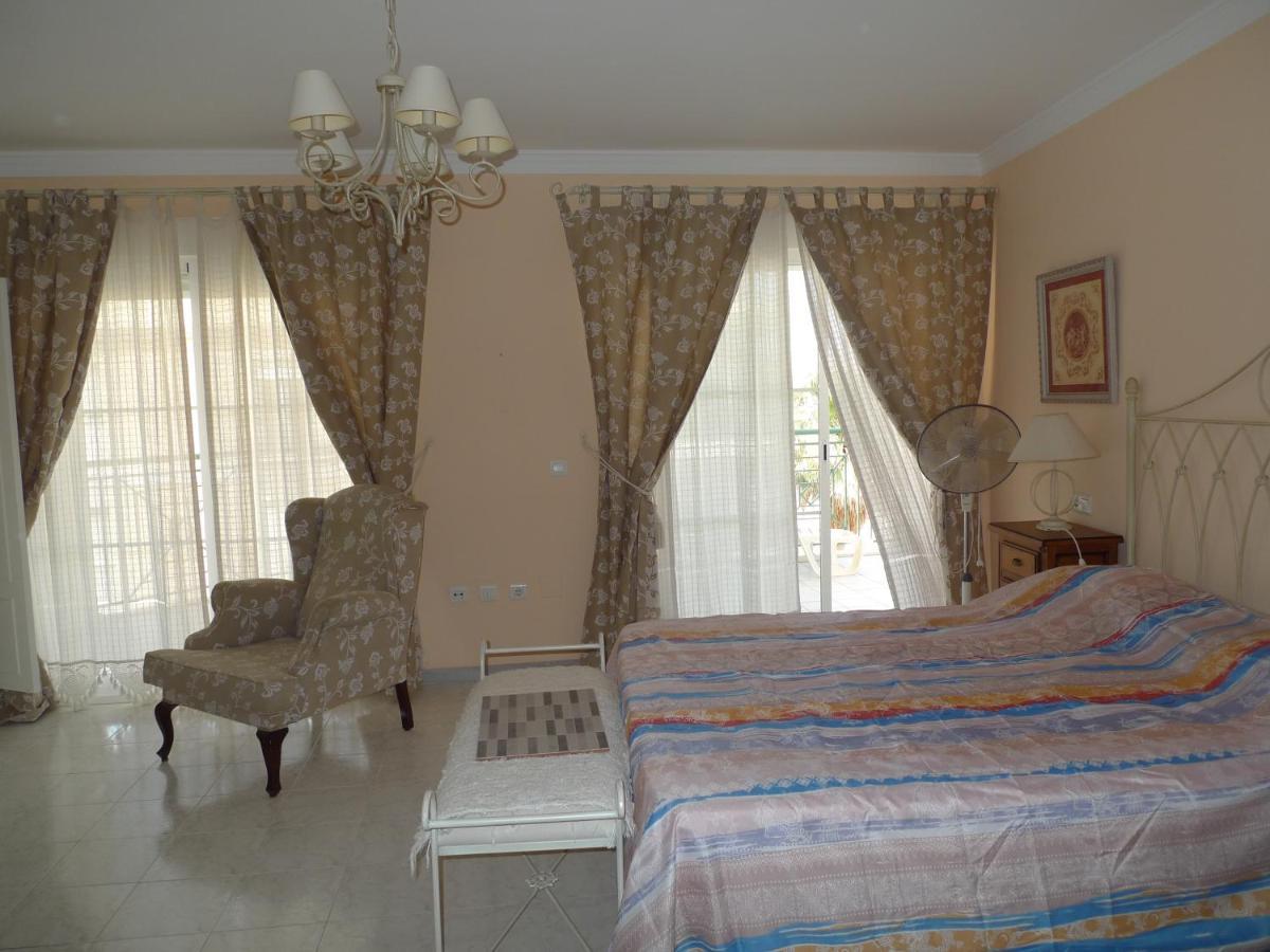 Torrox Costa Beachfront Apartment Екстер'єр фото