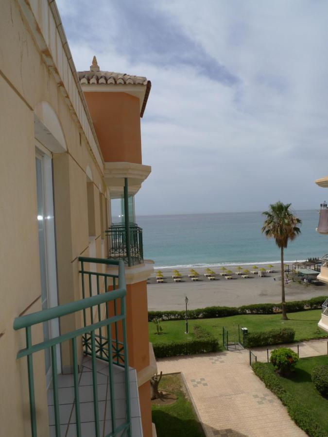 Torrox Costa Beachfront Apartment Екстер'єр фото