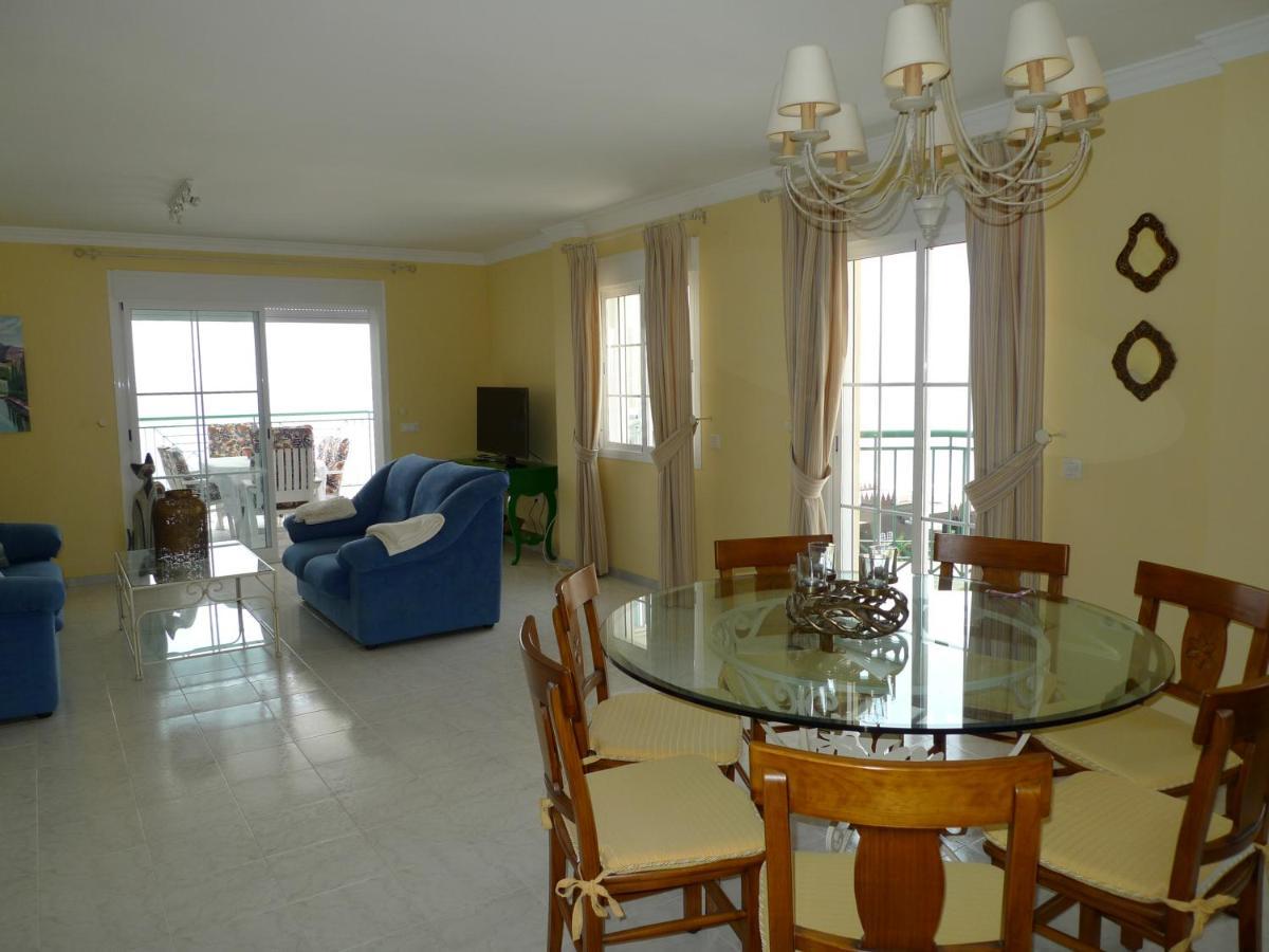 Torrox Costa Beachfront Apartment Екстер'єр фото
