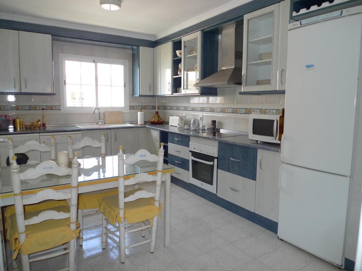 Torrox Costa Beachfront Apartment Екстер'єр фото