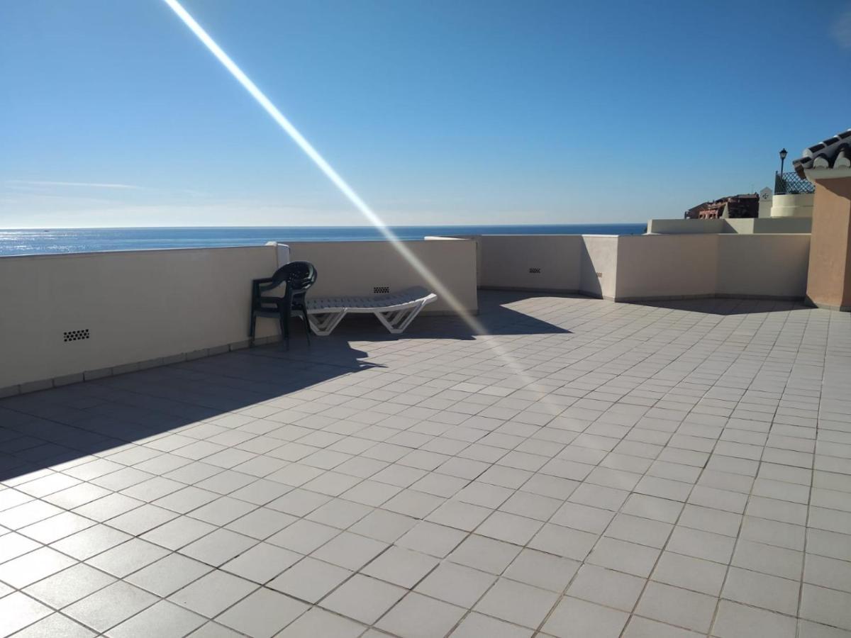 Torrox Costa Beachfront Apartment Екстер'єр фото