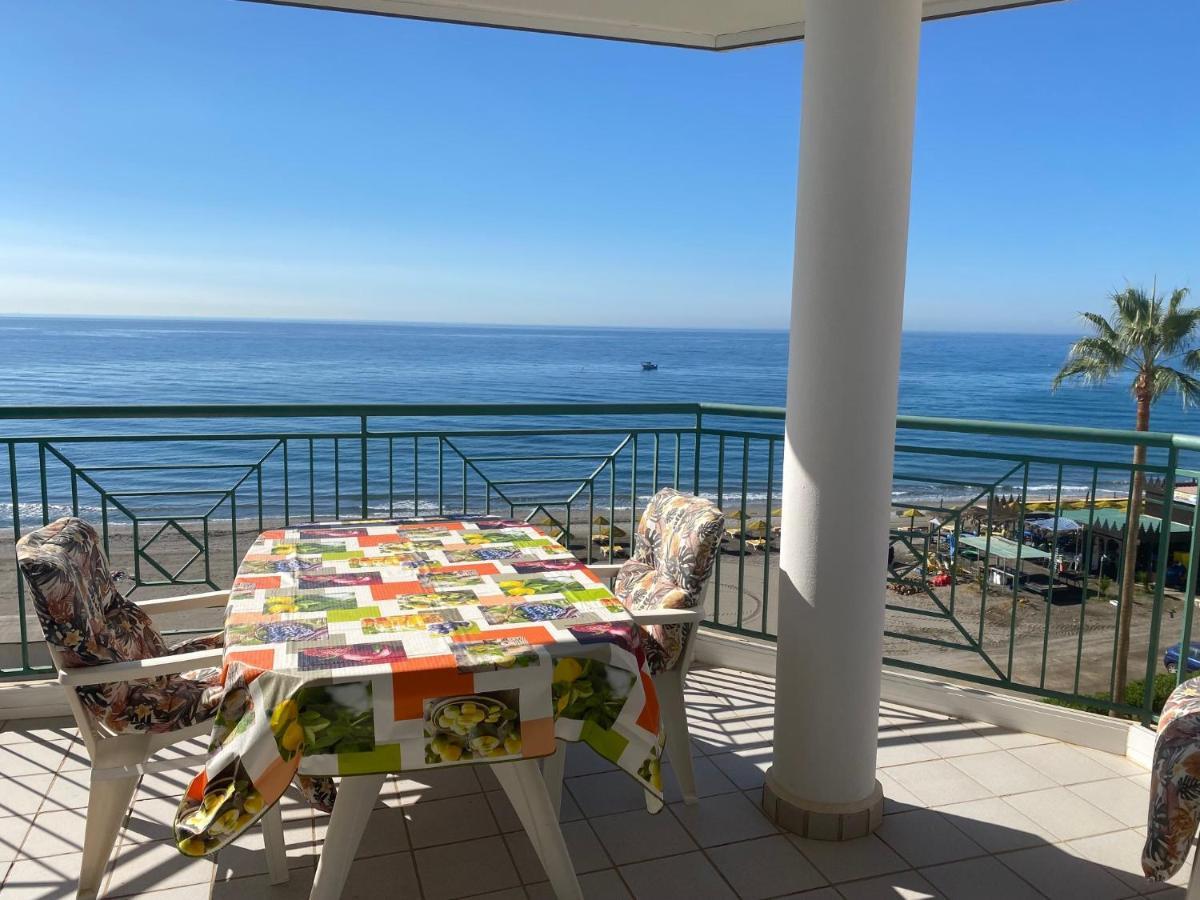 Torrox Costa Beachfront Apartment Екстер'єр фото