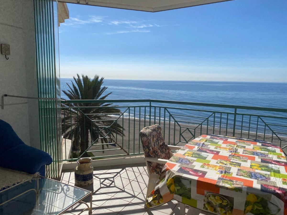 Torrox Costa Beachfront Apartment Екстер'єр фото
