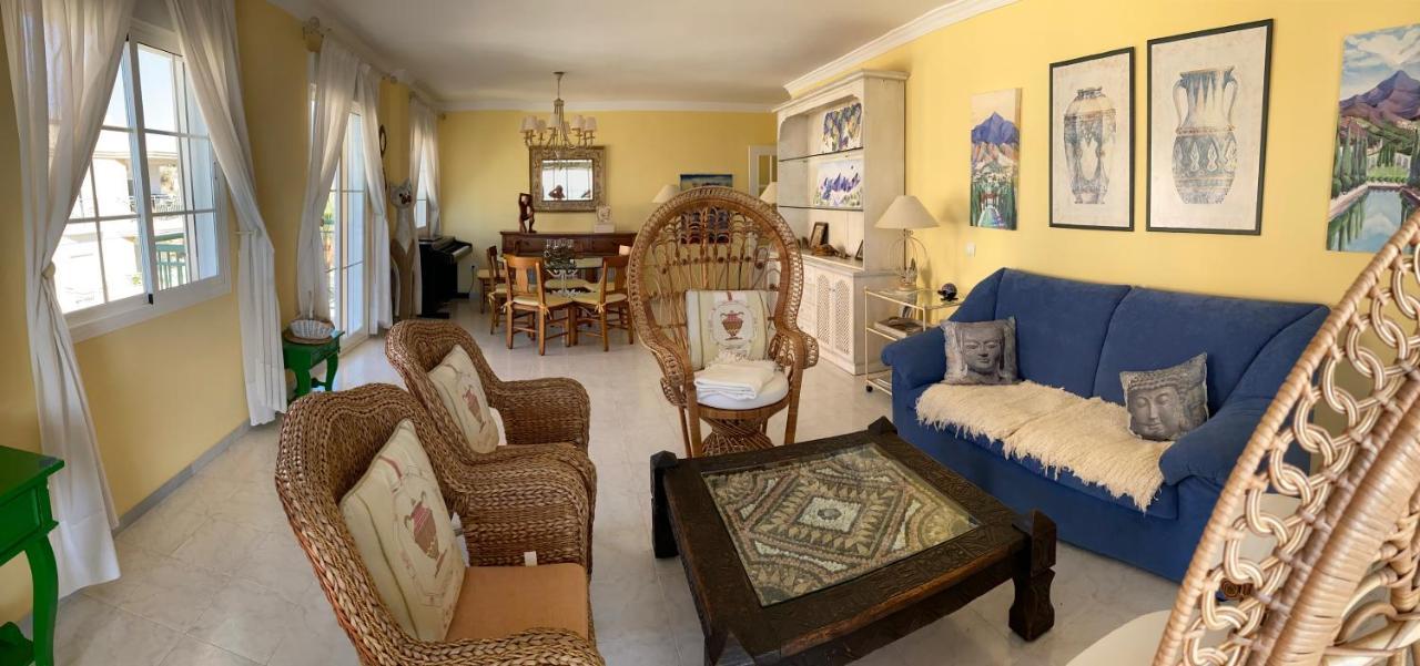 Torrox Costa Beachfront Apartment Екстер'єр фото