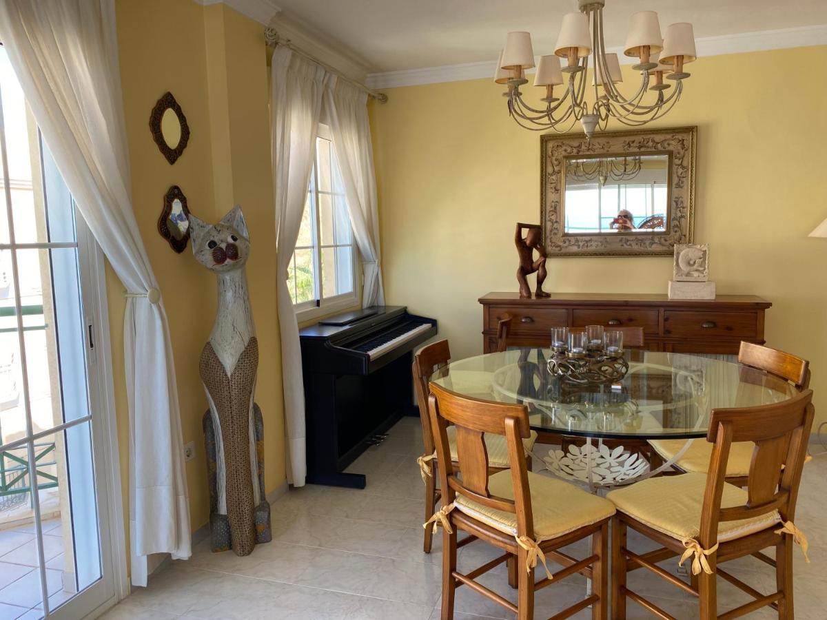 Torrox Costa Beachfront Apartment Екстер'єр фото