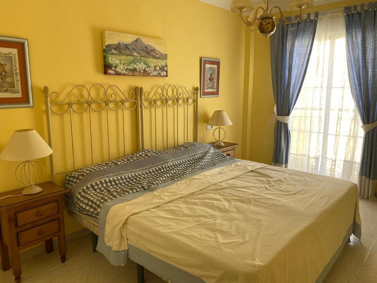 Torrox Costa Beachfront Apartment Екстер'єр фото