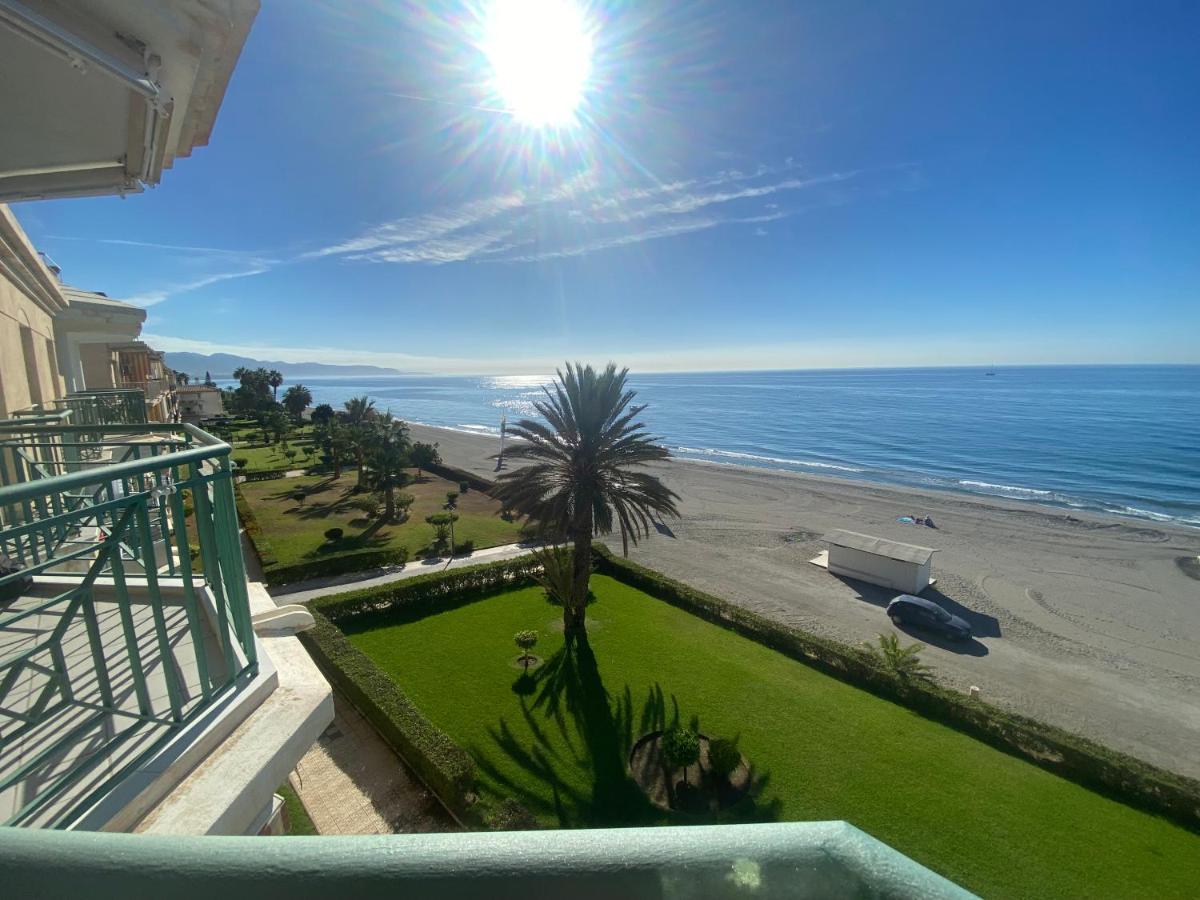 Torrox Costa Beachfront Apartment Екстер'єр фото